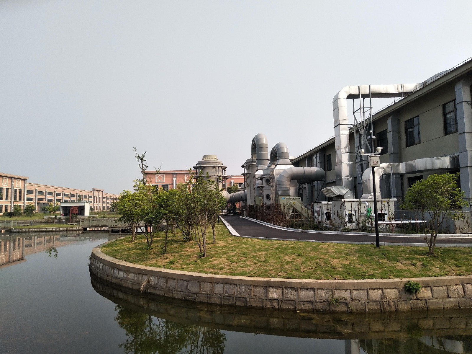 1536137303385316jqZ1.jpg 研究院一角小.JPG